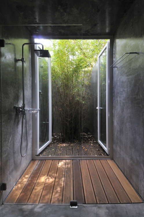 Want to discuss your ideas for an outdoor shower project with an expert? Our talented team of certified designers can help you assess your needs and then